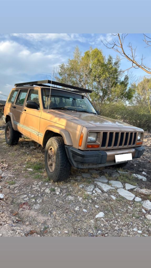JEEP CHEROKEE
