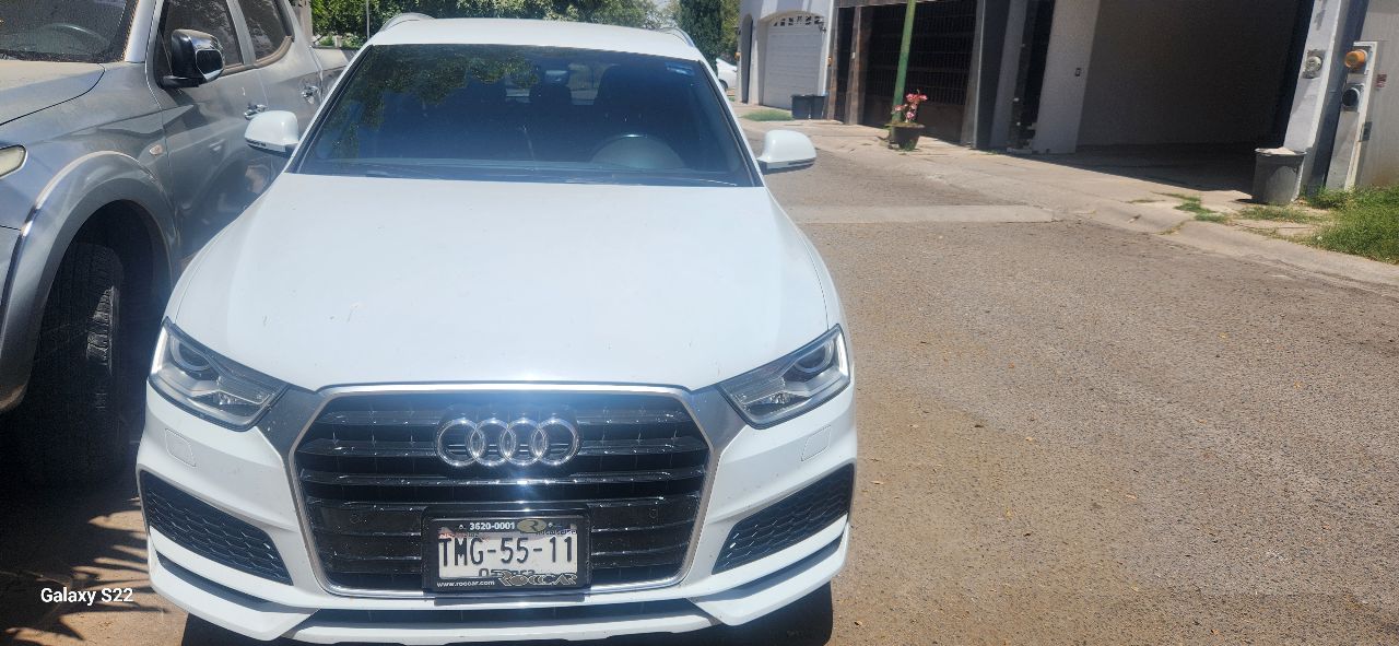 AUDI Q3