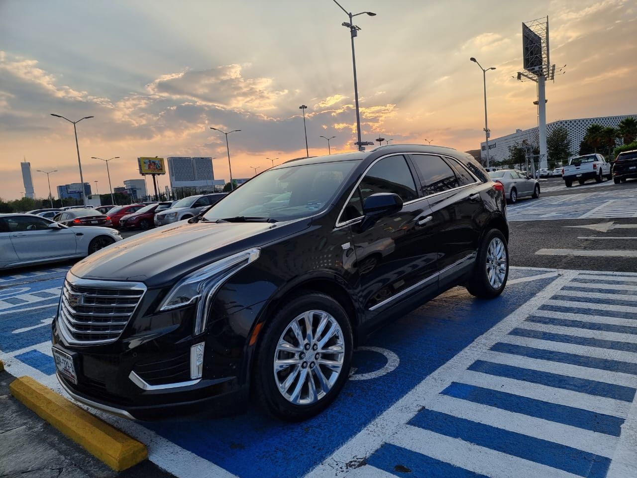 CADILLAC XT5