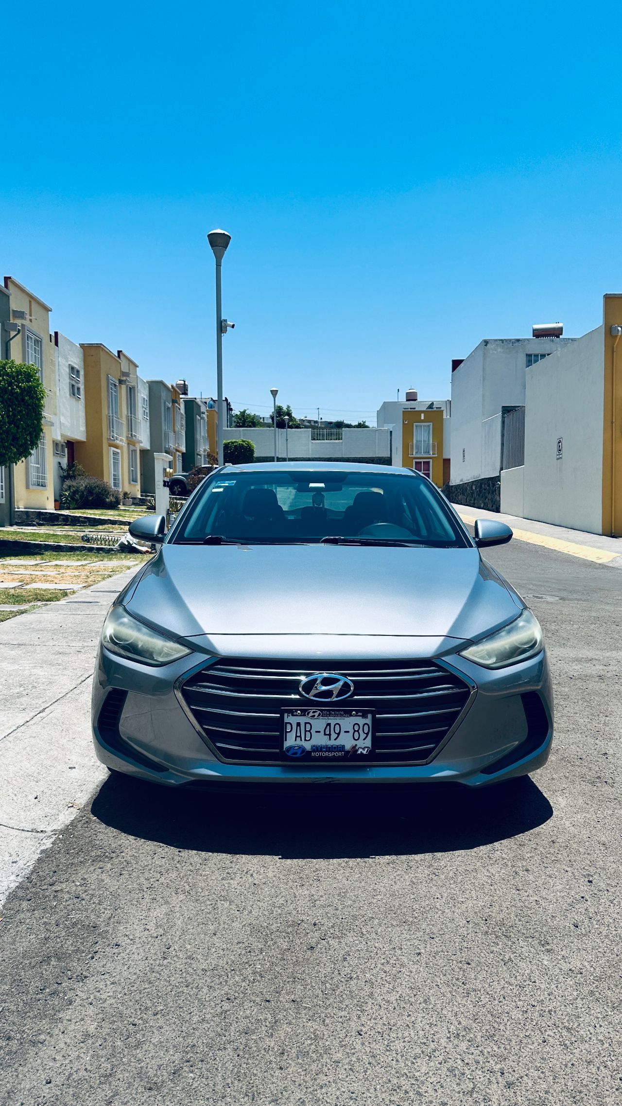 HYUNDAI ELANTRA