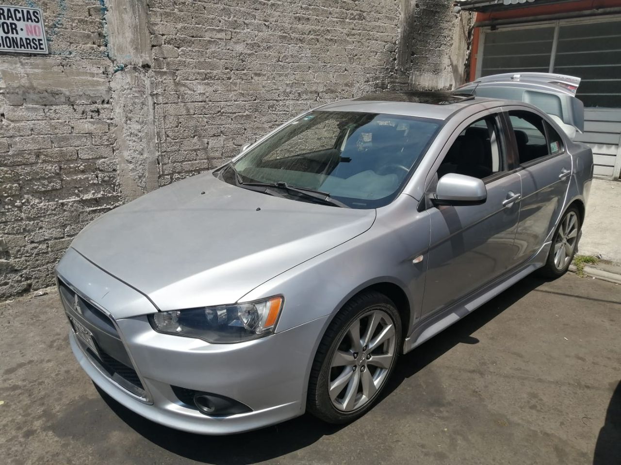 MITSUBISHI LANCER