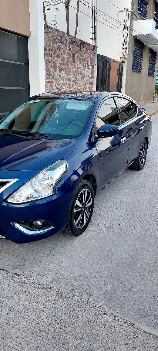 NISSAN VERSA
