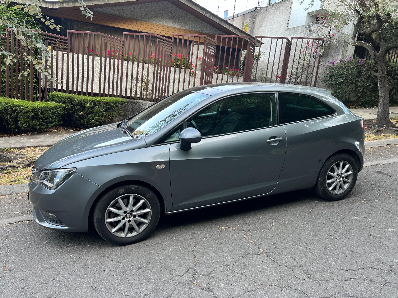 SEAT IBIZA