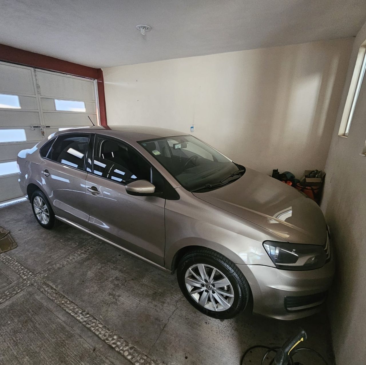 VOLKSWAGEN VENTO
