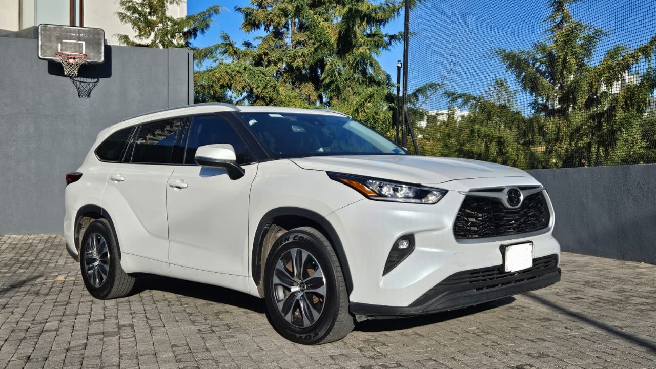 TOYOTA highlander