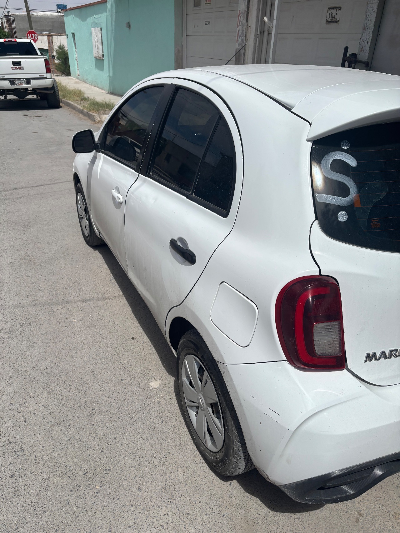 NISSAN march