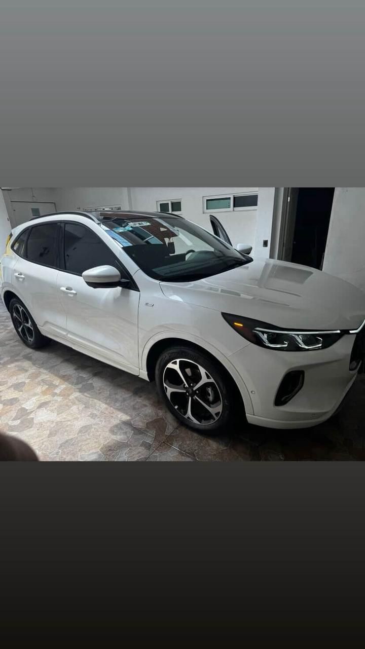 FORD escape