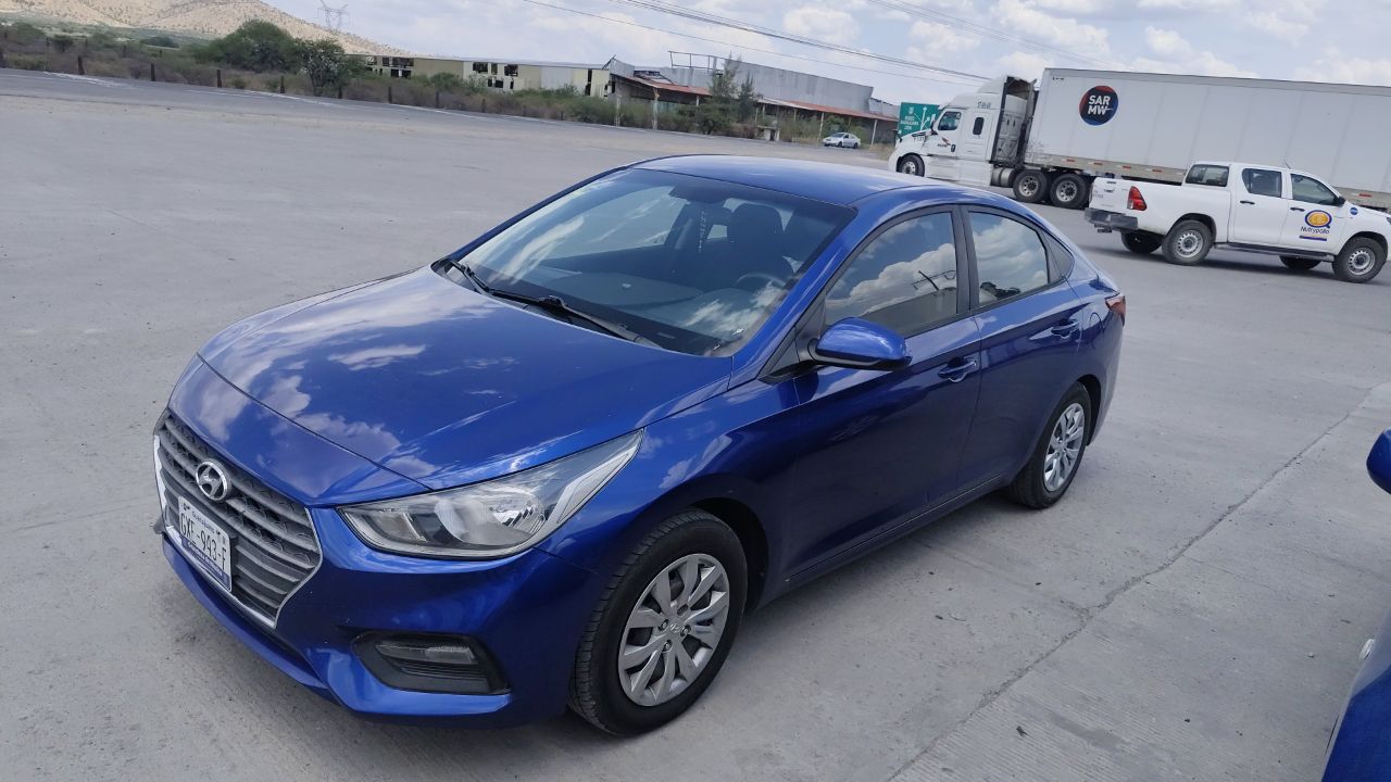 HYUNDAI accent