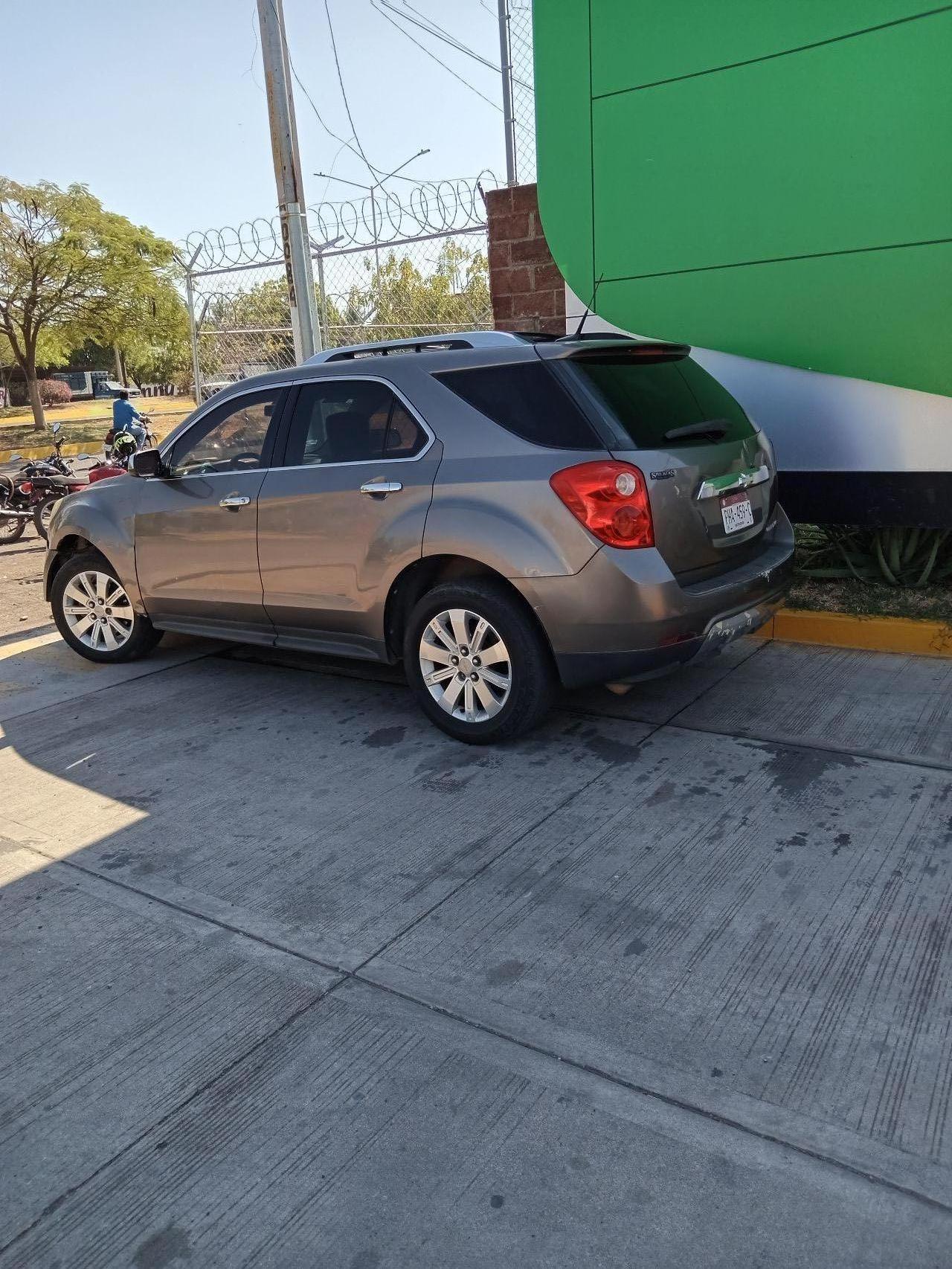 CHEVROLET EQUINOX