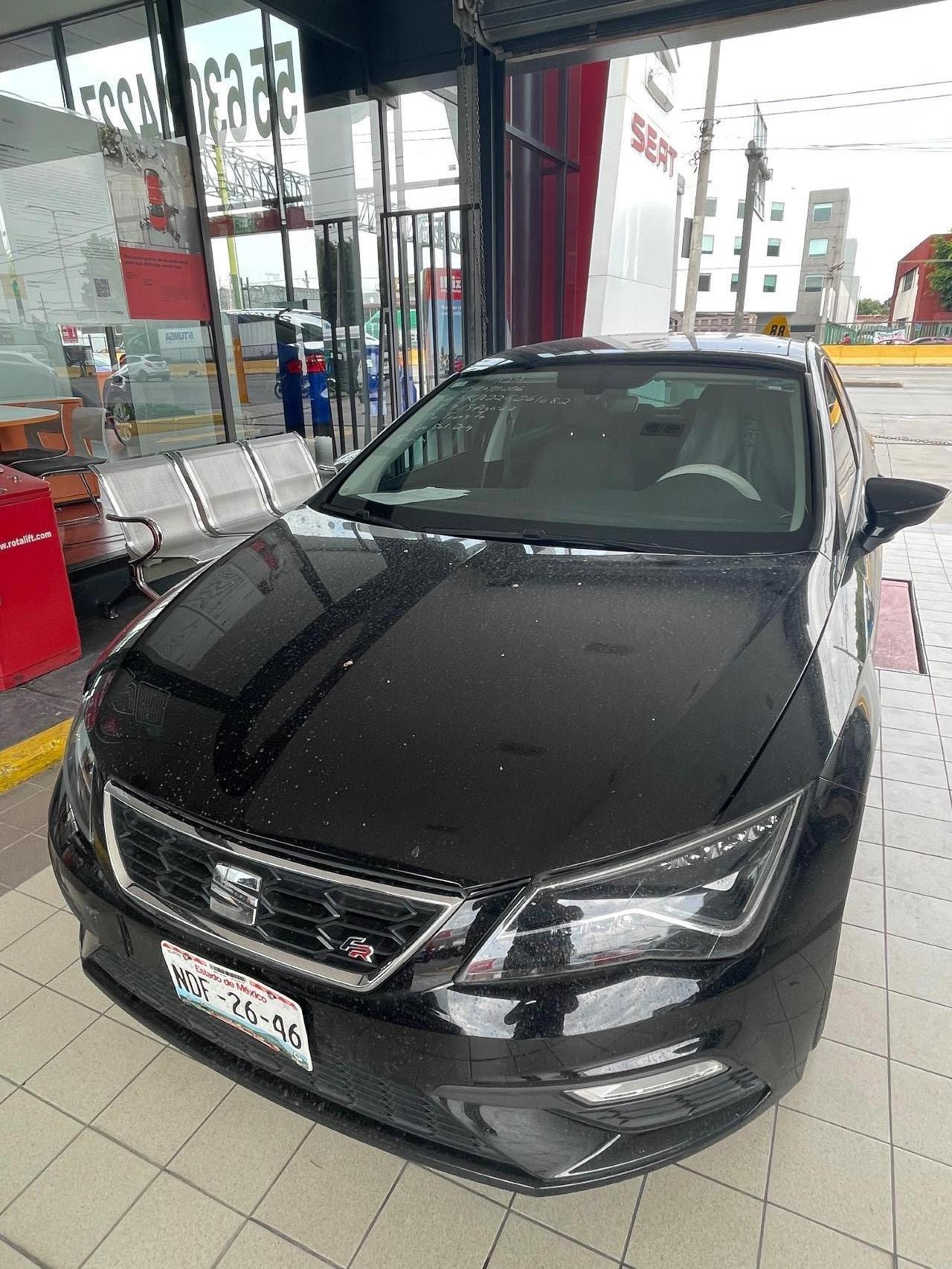SEAT LEON