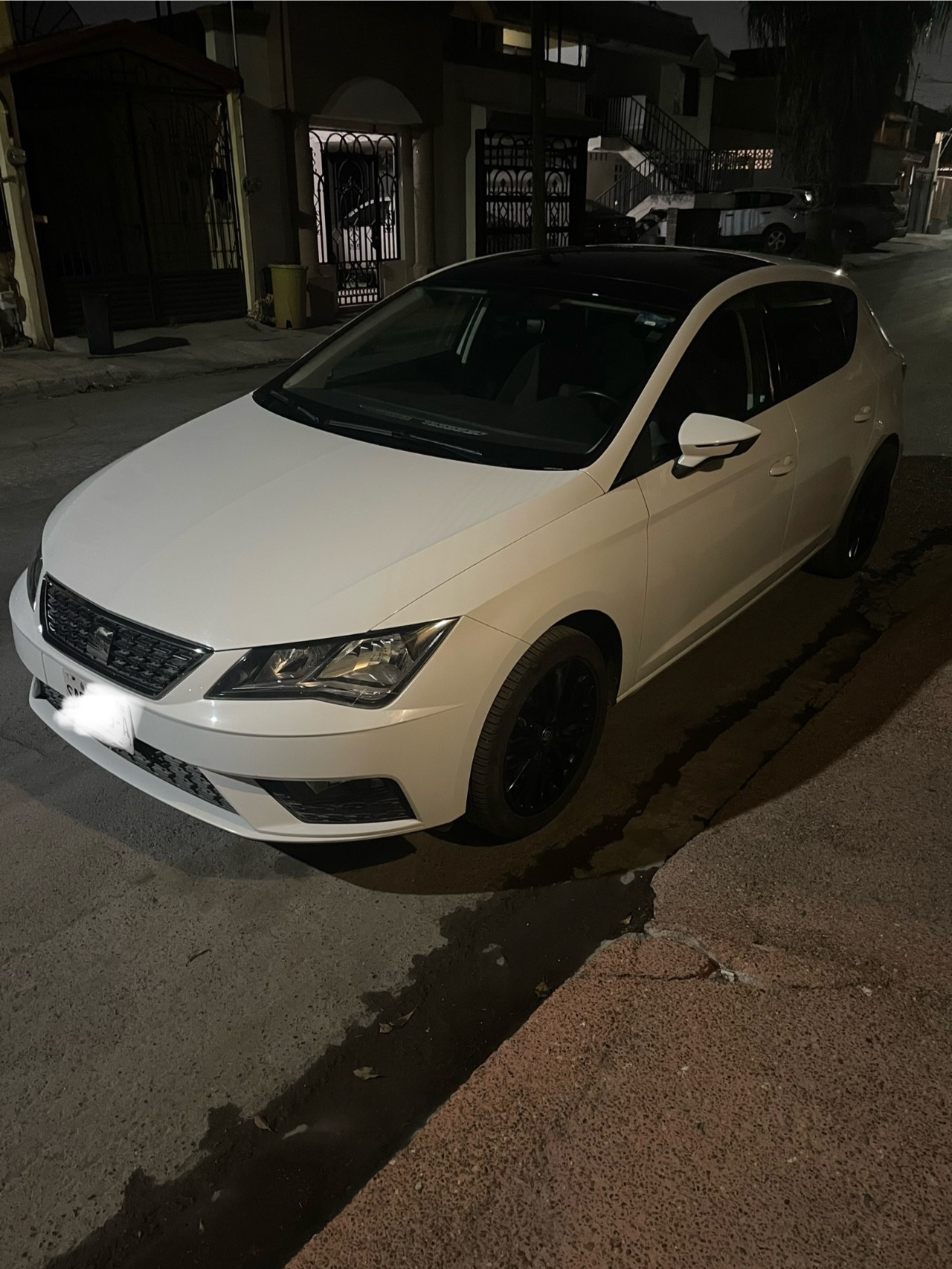 SEAT LEON