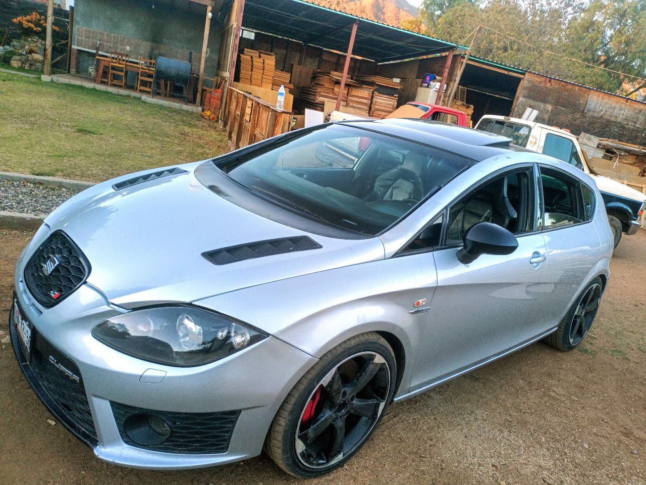 SEAT LEON