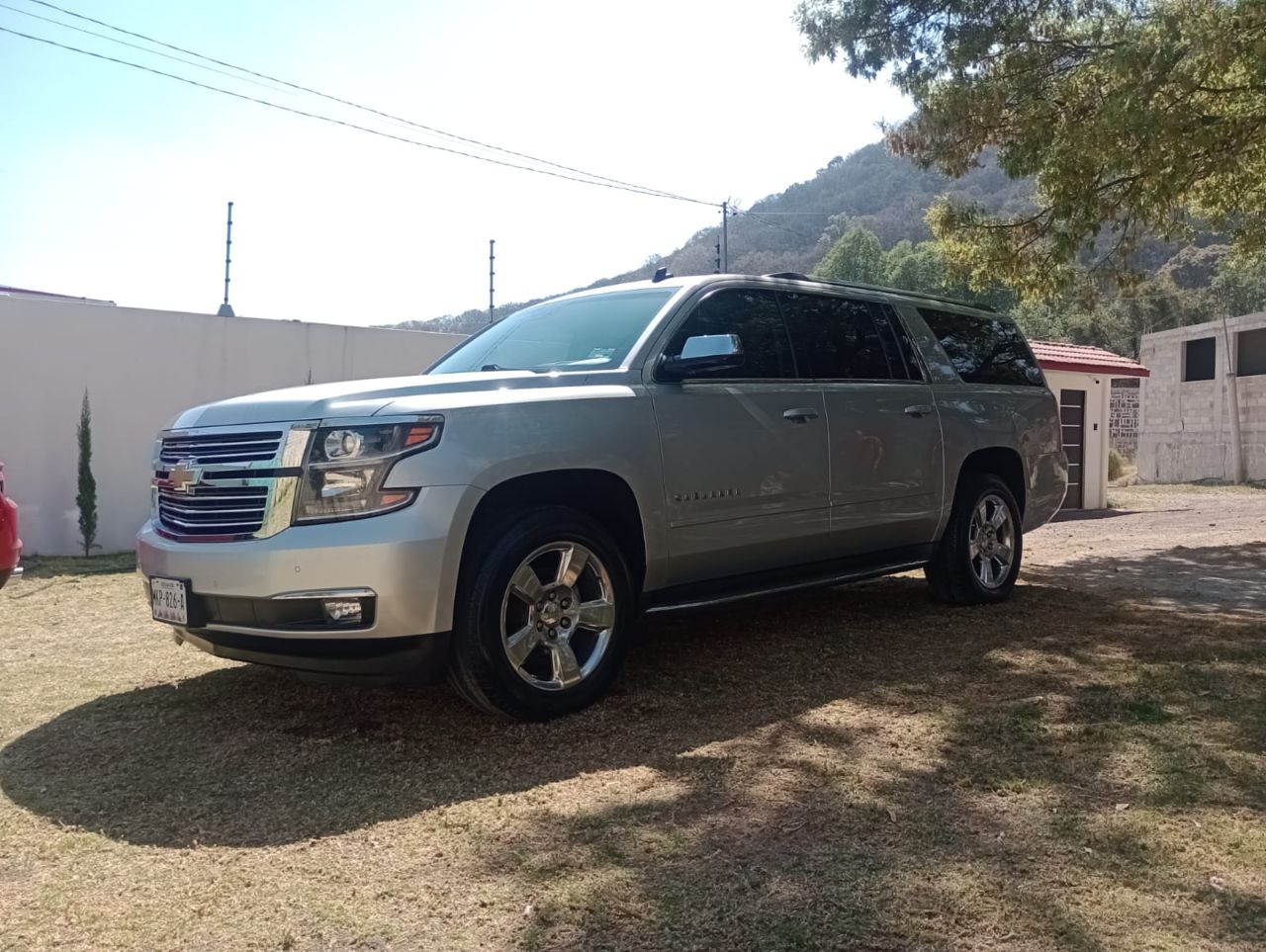 CHEVROLET SUBURBAN