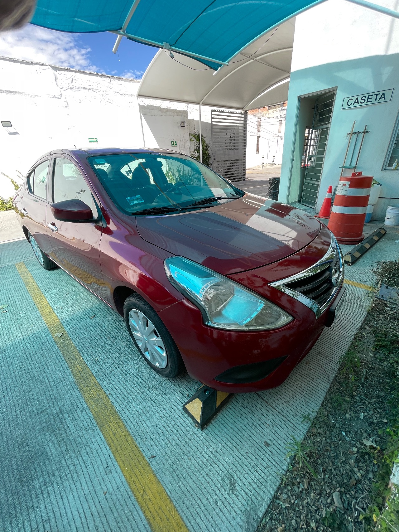 NISSAN VERSA