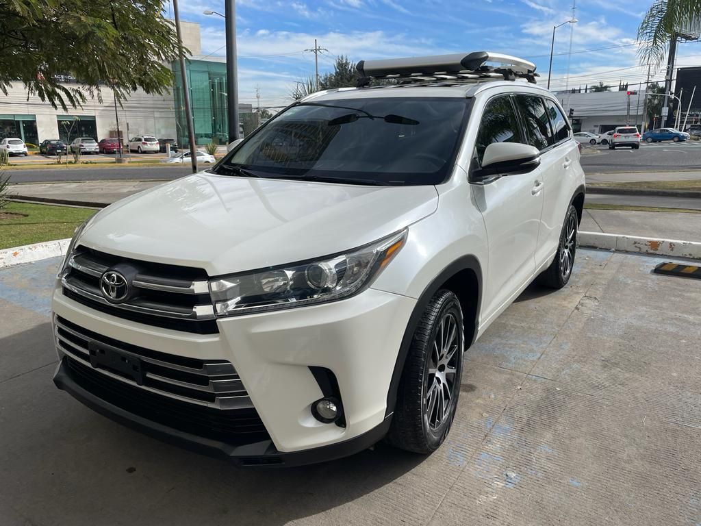 TOYOTA HIGHLANDER