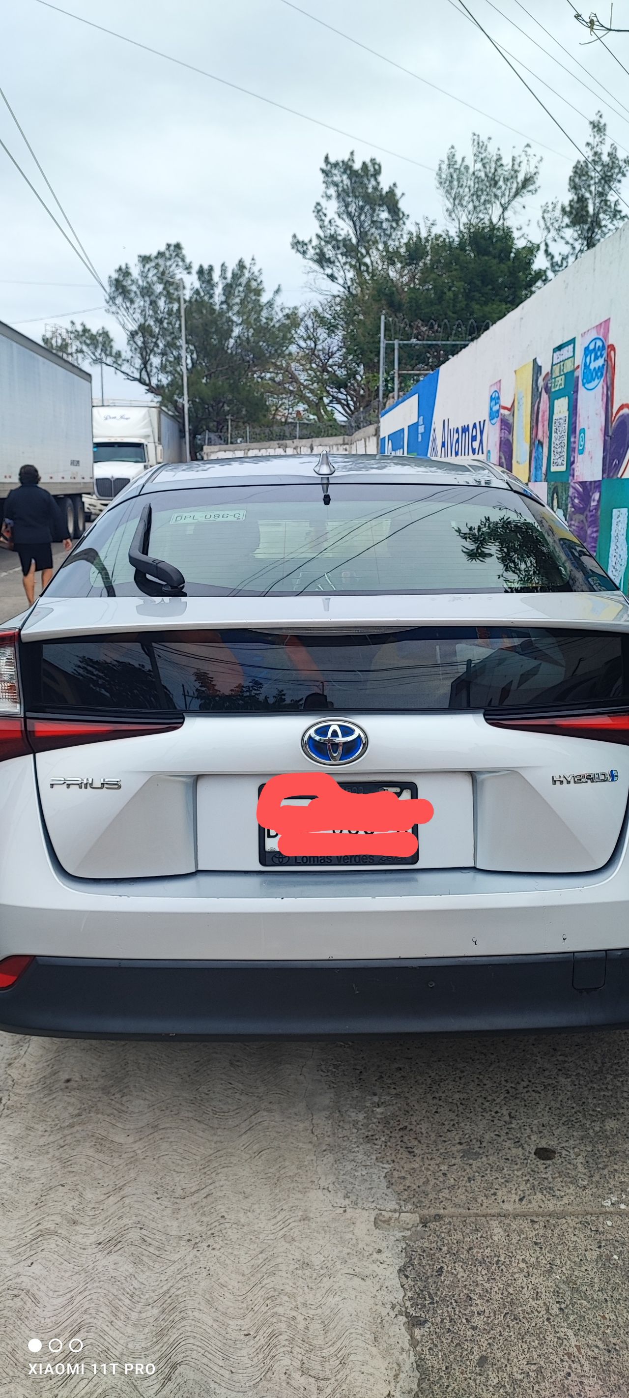 TOYOTA PRIUS